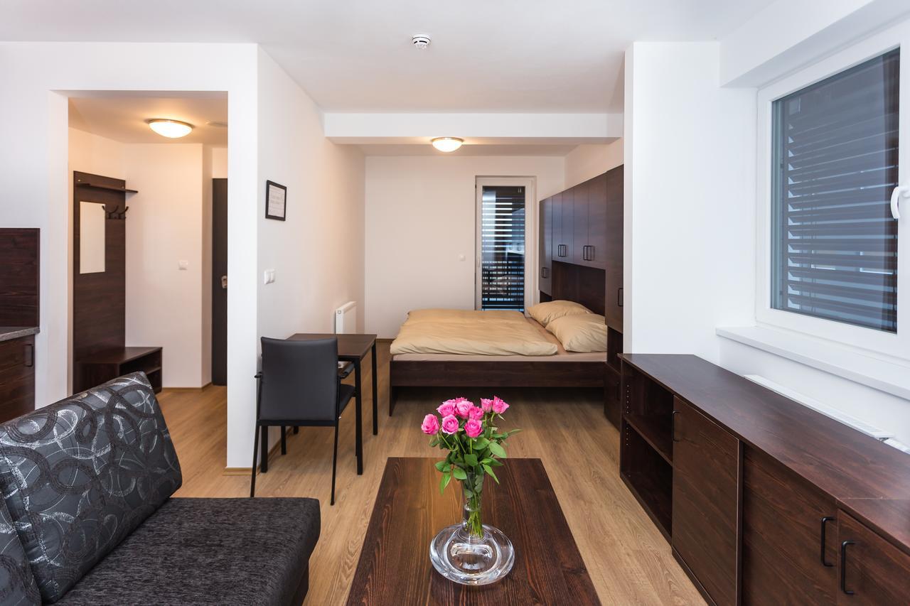 Barok Hotel And Apartments Bratislava Esterno foto