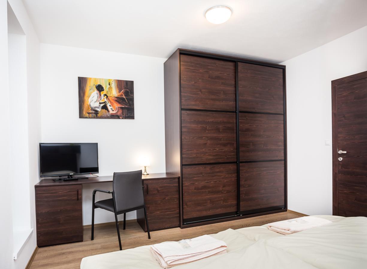 Barok Hotel And Apartments Bratislava Esterno foto