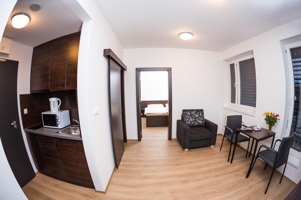 Barok Hotel And Apartments Bratislava Esterno foto