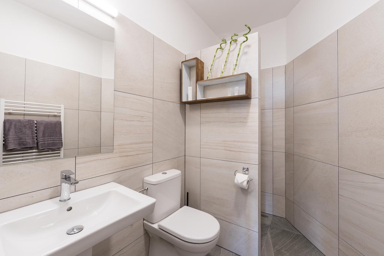 Barok Hotel And Apartments Bratislava Esterno foto