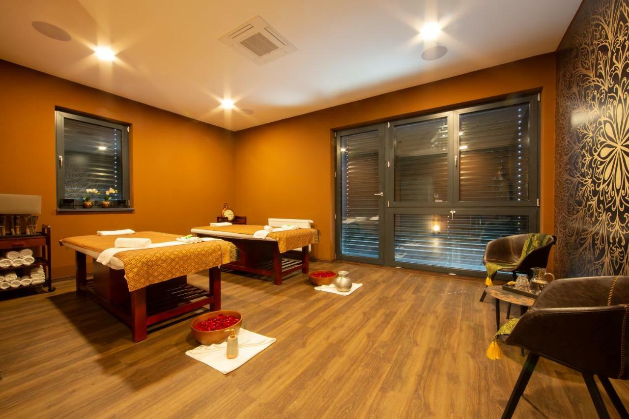 Barok Hotel And Apartments Bratislava Esterno foto