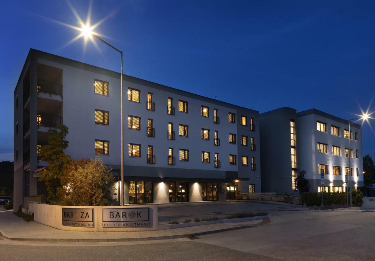 Barok Hotel And Apartments Bratislava Esterno foto